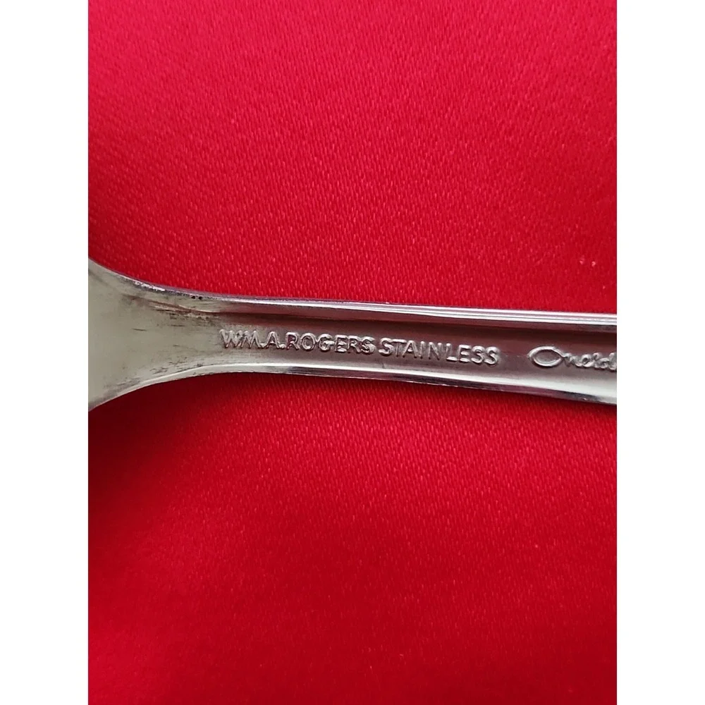 Oneida Wm. A. Rogers Fenway Daydream Stainless Soup Spoons Set of 5 Glossy